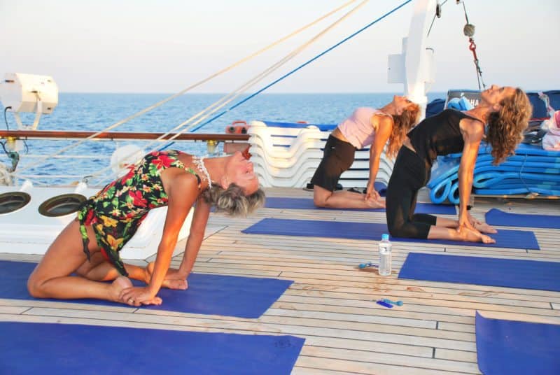 Kuoni Cruises lädt zu Yoga unter weissen Segeln mit der Royal Clipper