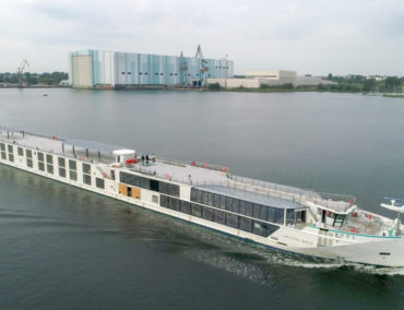 Crystal Bach, das luxuriöseste Flusskreuzfahrtschiff der Welt an Reederei übergeben