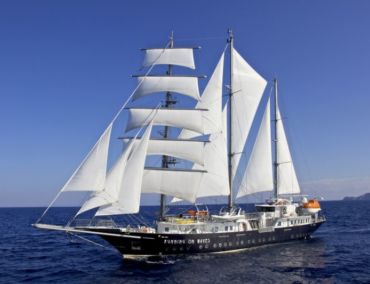Mega-Segelyacht Running on Waves kann man auch für Hochzeiten mieten