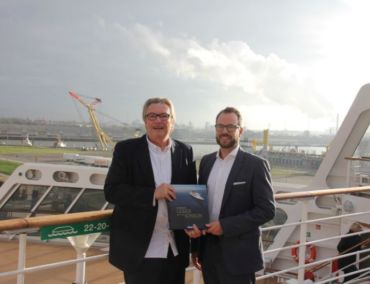 Neues Buch: Leben mit einer Königin – Vom Alltag an Bord der Queen Mary 2