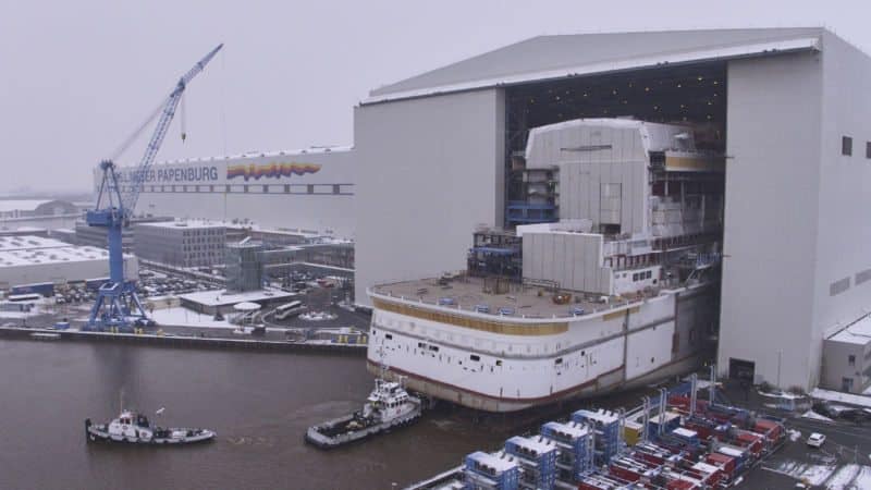 Heckteil der AIDA Nova auf der Meyer Werft ausgedockt