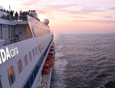 AIDA Cara als erstes Schiff der AIDA Flotte im Hafen von Sydney