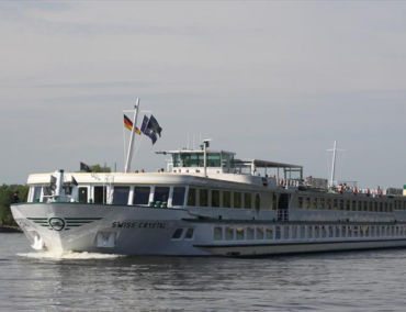 Unfall des Flusskreuzfahrtschiffs MS Swiss Crystal auf dem Rhein