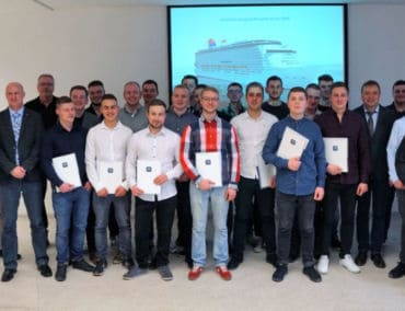 Fit fürs Berufsleben: MV Werften verabschiedet Auszubildende