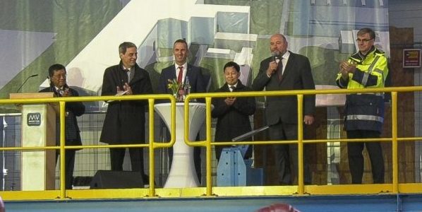 V L N R Tan Sri Lim Kok Thay Genting Hong Kong Jarmo Laakso Stefan Sprunk Beide Mv Werften Colin Au Genting Hong Kong Harry Glawe Wirtschaftsminister Mecklenburg Vorpommern Und Uwe Lemcke Inros Lackner Bild