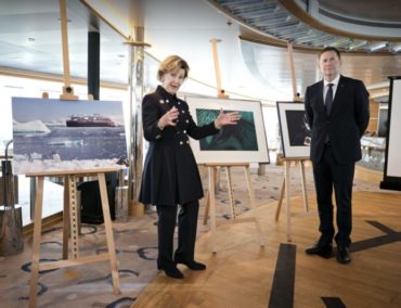 Hybridschiffe werden mit Werken junger Künstler und royaler Kunst dekoriert