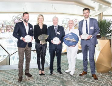 Neue Mein Schiff 1 erreicht ersten deutschen Hafen