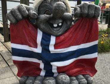 Kreuzfahrt mit Trollen, Fjorden, Wasserfällen und schönen Landschaften