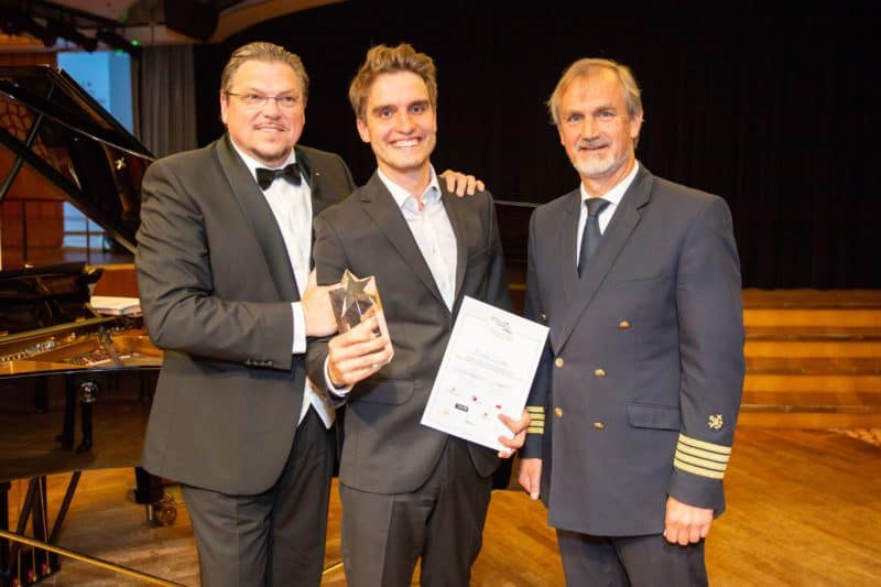 Bariton Mikolaj Trabka gewinnt Klassik-Wettbewerb auf der MS Europa