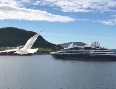 Le Lapérouse -neue Ponant Kreuzfahrtyacht offiziell an Reederei übergeben