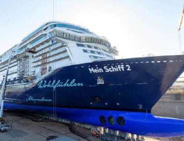 Neue Mein Schiff 2 hat erstmals Wasser unterm Kiel