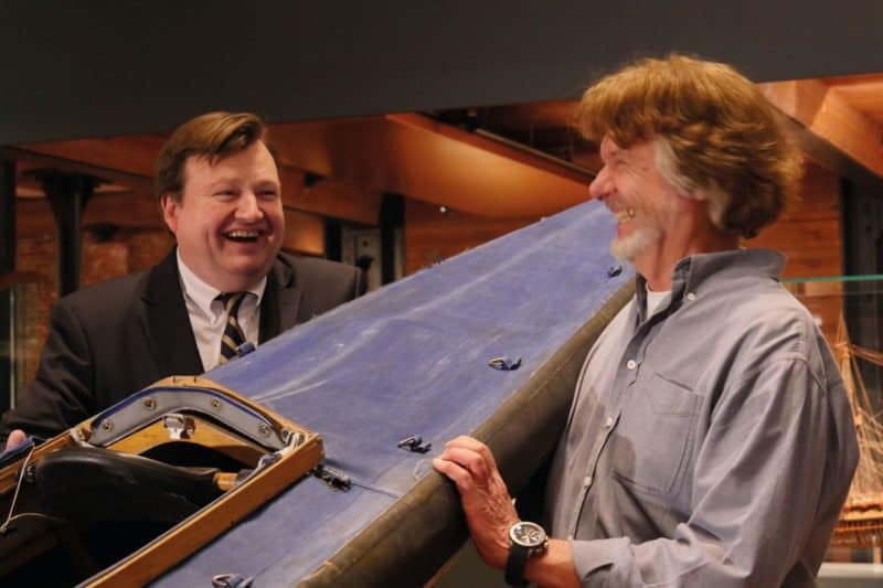 Arved Fuchs schenkt sein Expeditions-Kajak dem Maritimen Museum Hamburg