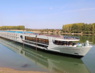 Excellence Countess hat erstmals Wasser unterm Kiel