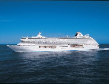 Lloyd Werft Bremerhaven erwartet Crystal Serenity für Grossumbau