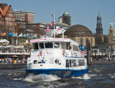 Im Hamburger Hafen durch den Winter mit der „Kleinen Freiheit“