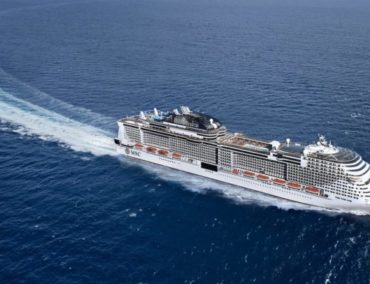 MSC Grandiosa hat erstmals Wasser unter dem Kiel