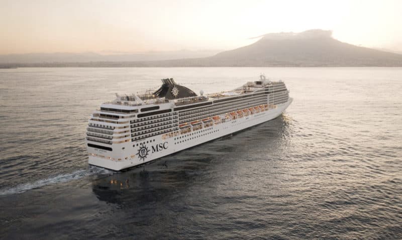 MSC Kreuzfahrtschiff auf Pionierfahrt durch den Amazonas