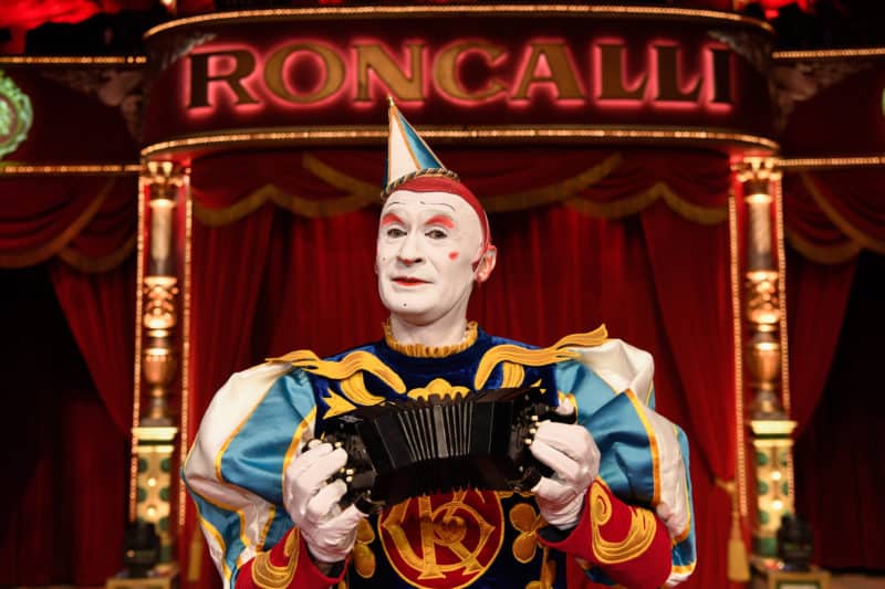 „Roncalli – nach einer wahren Geschichte“ an Bord der TUI Cruises Flotte