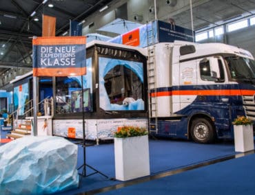 Hapag-Lloyd Expeditions-Truck hält in Wien, Hamburg und Stuttgart