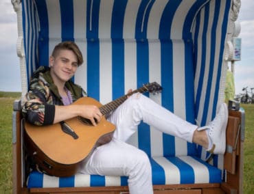 Vincent Gross lädt zu Friede, Freude und Party auf Stars auf See