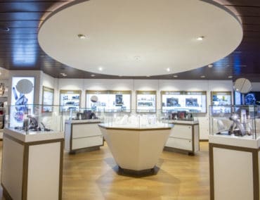 AIDA holt sich die Uhrenkollektion von Chanel an Bord