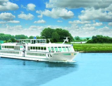 MS Viola erstes Flussschiff mit 34 rollstuhlgerechten Kabinen