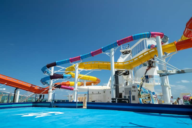 Navigator of the Seas lockt mit der längsten Wasserrutsche auf hoher See