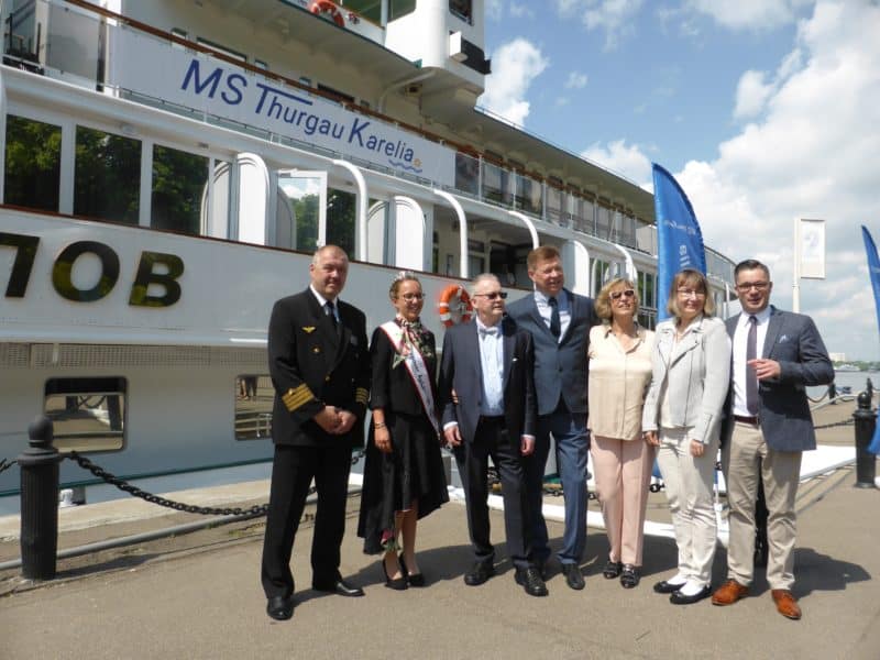 Thurgauer Apfelkönigin tauft neues Thurgau Travel Schiff in Russland