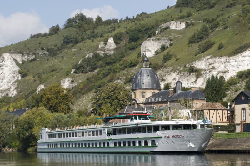 CroisiEurope setzt auf synthetischen Treibstoff und Landstrom