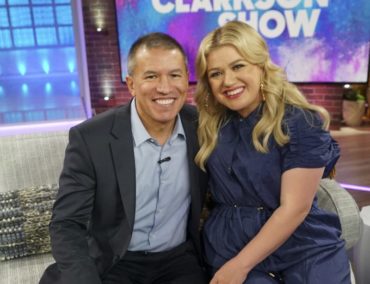 Sängerin und Talkmasterin Kelly Clarkson tauft die neue Norwegian Encore