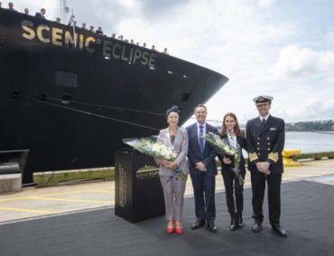 Oscar Preisträgerin Helen Mirren taufte die Scenic Eclipse