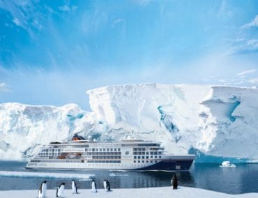 Taufe der Hanseatic inspiration in Hamburg ganz im Zeichen der Expedition