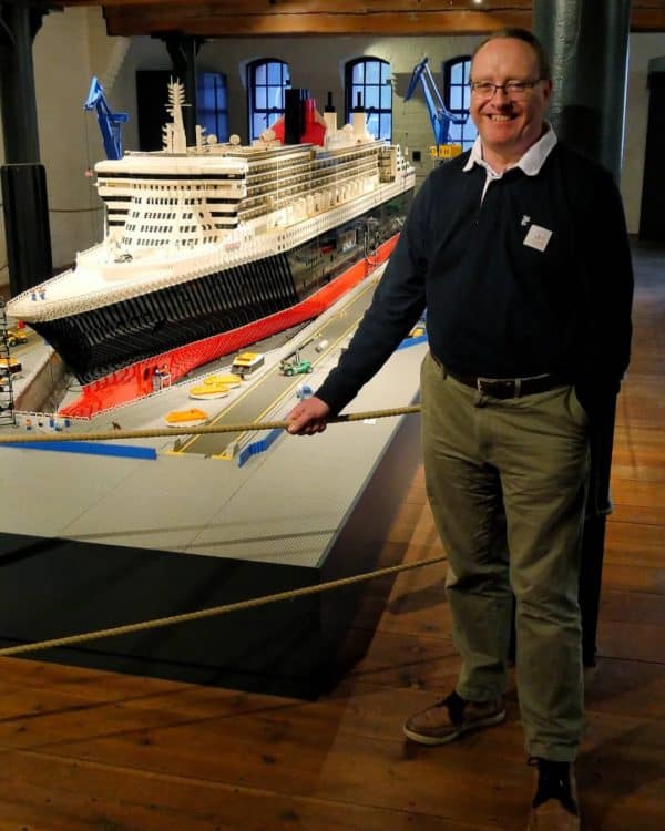 Stephen Payne, Marinearchitekt der Queen Mary 2 referiert im IMM Hamburg