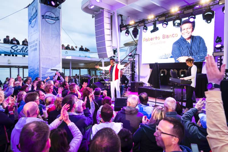 2’500 Schlagerfans feiern ihre Idole von voXXclub, über Nicole bis Roberto Blanco