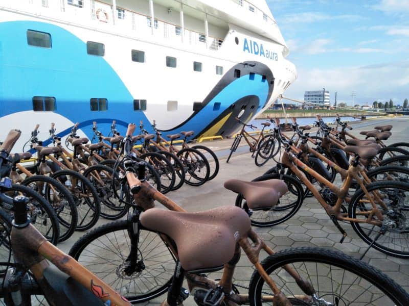 Mit Bambusfahrrädern und der AIDA Aura auf Weltreise