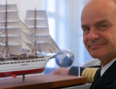 Kapitän Gerald Schöber hat jederzeit ein offenes Ohr für Gäste und Crew