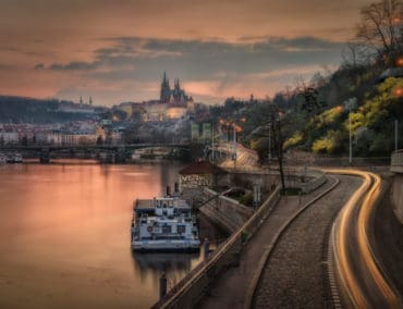 Prag und die Moldau sind immer einen Besuch wert