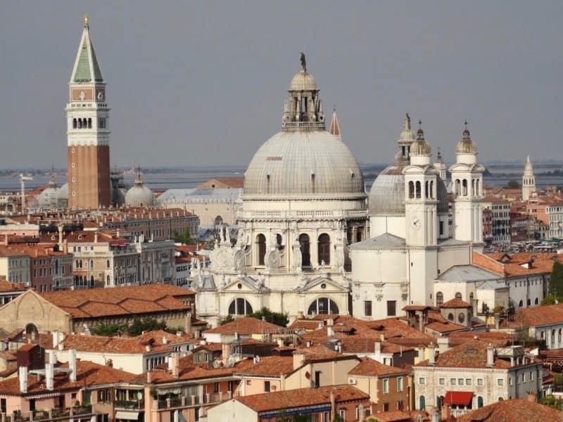 Venedig fleht um Touristen – auch um Kreuzfahrt Passagiere