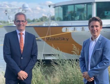 1AVista Reisen taufte das neue Flussschiff VistaSky
