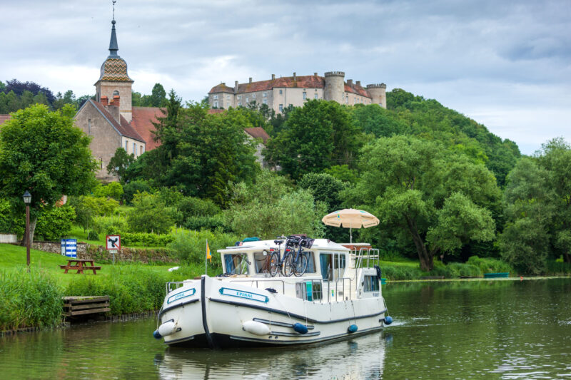 Kulinarische Reise mit dem Hausboot in Frankreich