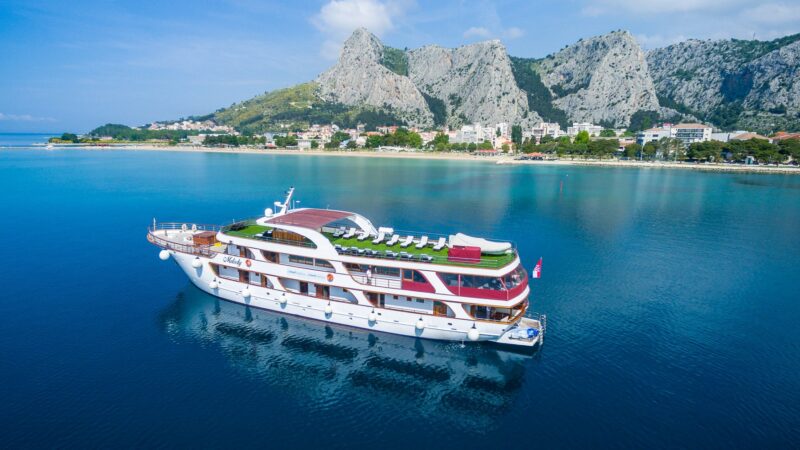 Kuoni Cruises präsentiert Sailaway mit Segelyachten, Privatchartern und Luxus-Yachten