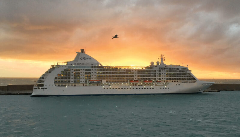 Extra Romantik beim Valentinstag Angebot von Regent Seven Seas Cruises