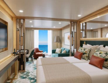 Hochsee-Start der World Explorer von nicko cruises