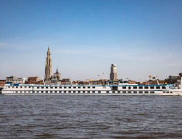 60 Passagiere einer volkstümlichen Flusskreuzfahrt mit Corona infiziert