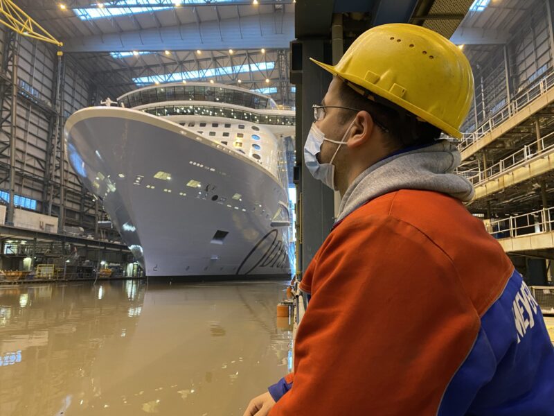 Odyssey of the Seas verlässt Baudock der Meyer Werft