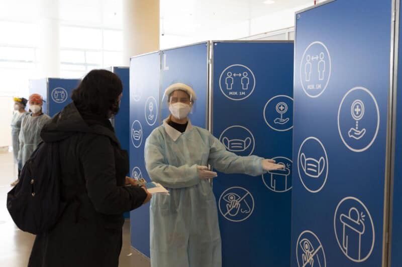 Costa Kreuzfahrten setzt mobiles Labor für Covid-19 Tests ein