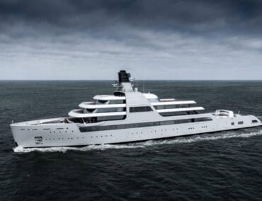Lloyd Werft übergibt mit MY SOLARIS ein Meisterstück der Yacht-Baukunst