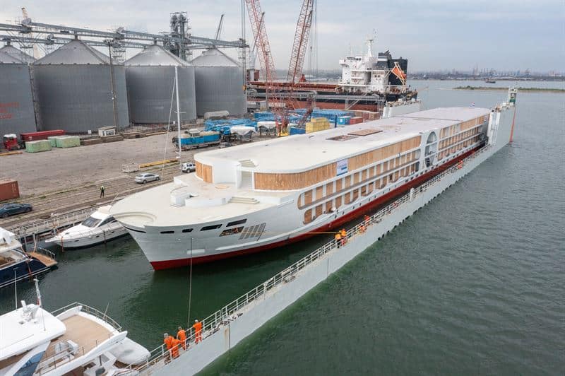 Stapellauf des nahezu geräuschlosen und emissionsfreien A-Rosa E-Motion Ship