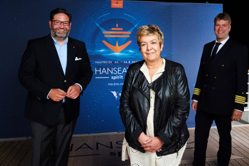 Hapag-Lloyd Cruises tauft Hanseatic spirit vor Hochseeinsel Helgoland