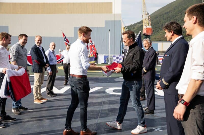 Revolutionäres Polarexpeditionsschiff jetzt offiziell Teil der Ponant Flotte